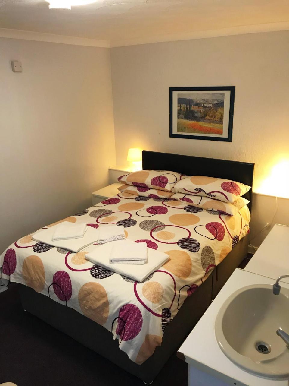 Austins Guest house 3*