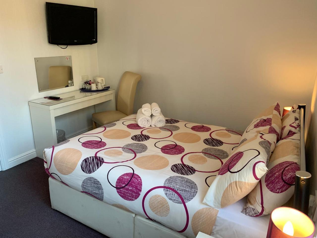 Austins Guest house 3*