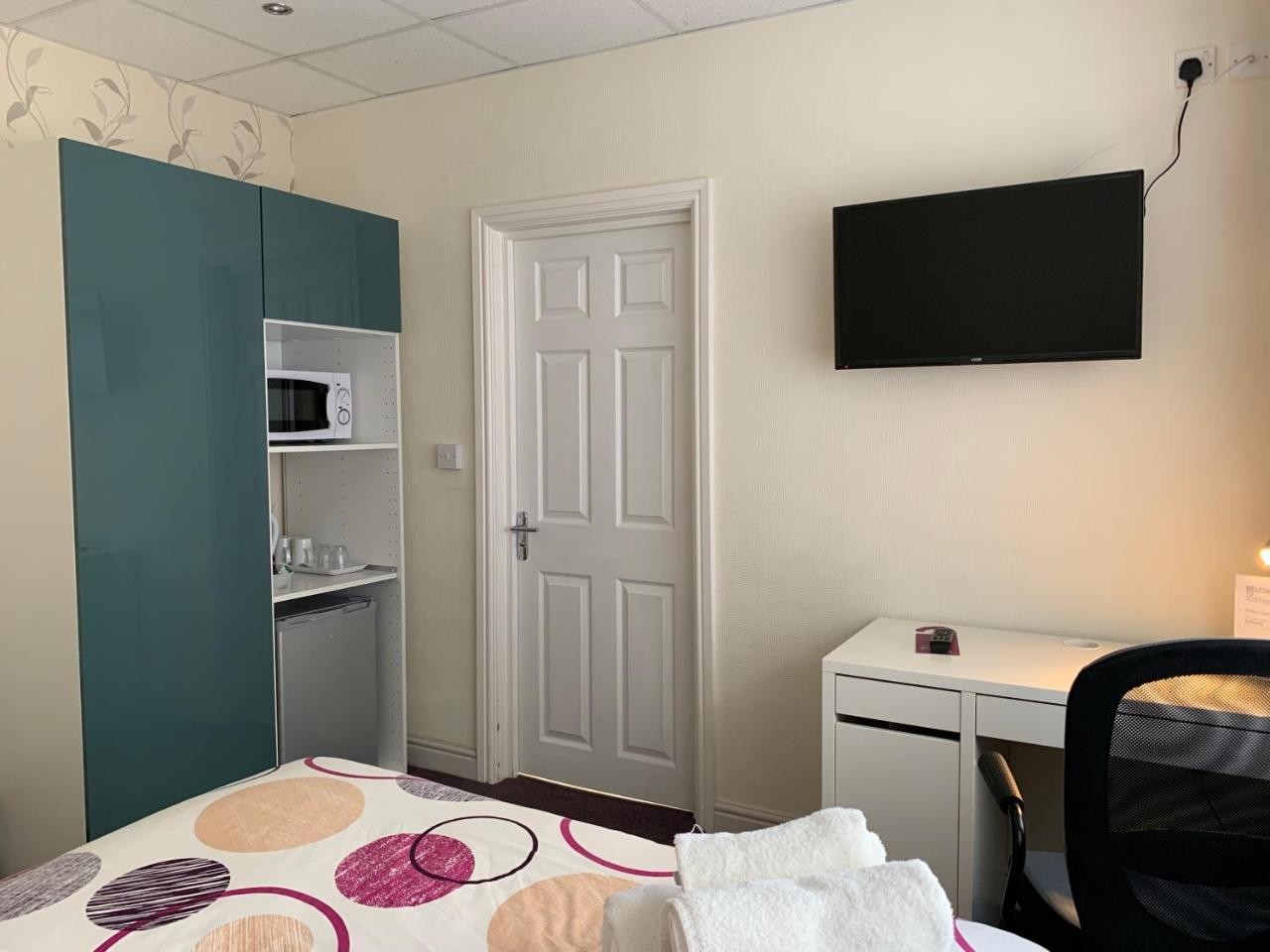 Guest house Austins Cardiff
