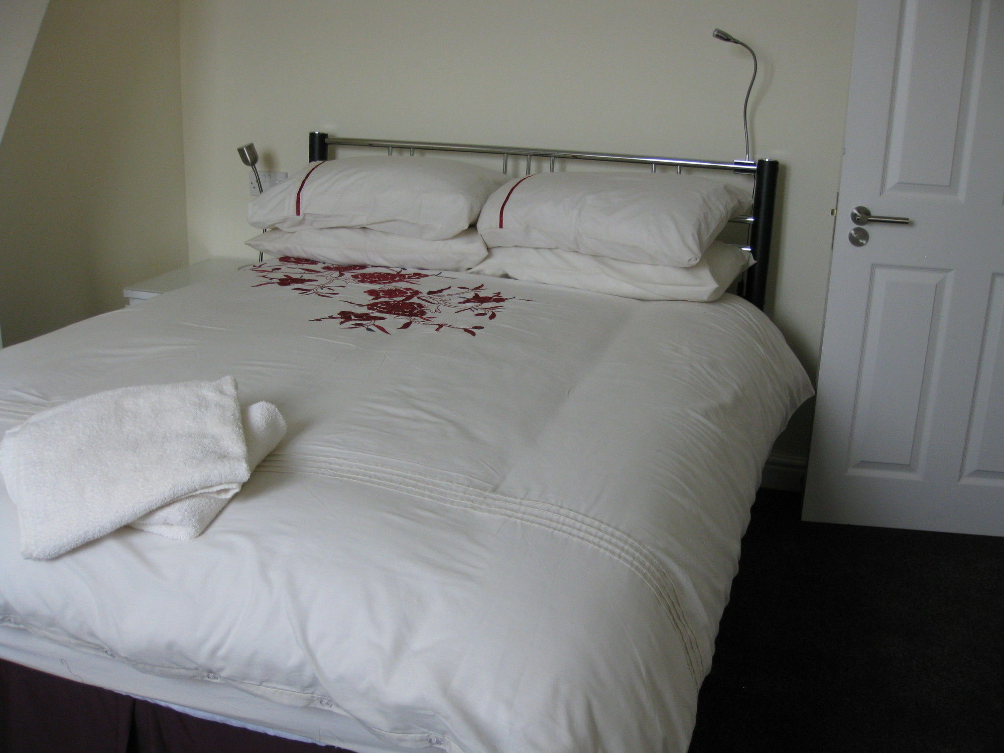 Guest house Austins Cardiff